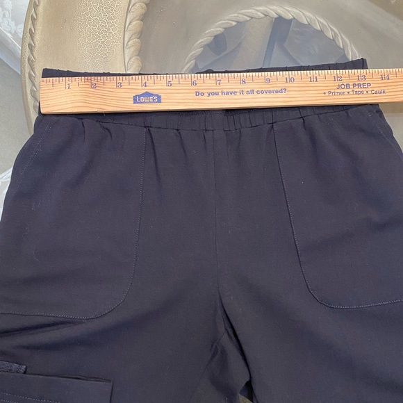 Chico’s Zenergy womens black sporty style pants stretch, size 0(4-S) - Picture 9 of 16
